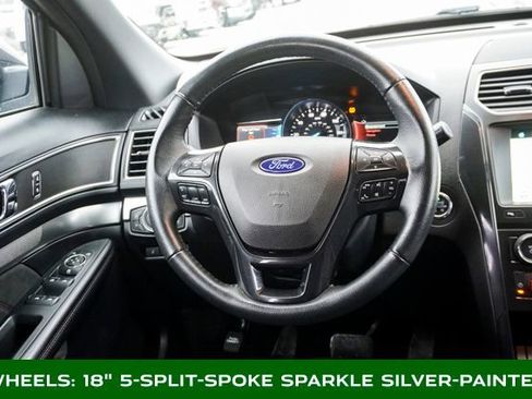 Used 2018 Ford Explorer XLT w/ XLT Appearance Package image 13