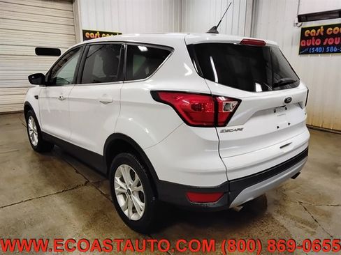 Used 2019 Ford Escape SE image 6