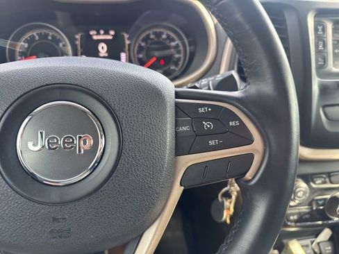 Used 2015 Jeep Cherokee Latitude image 24