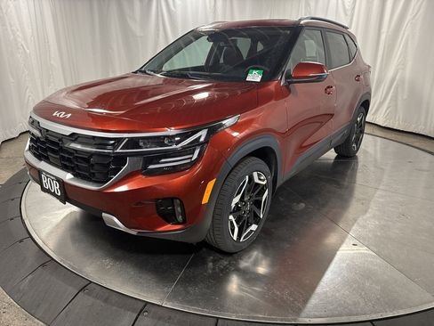 Certified 2025 Kia Seltos SX w/ SX Sunroof Package image 1
