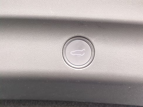 Used 2020 Tesla Model Y Long Range image 14