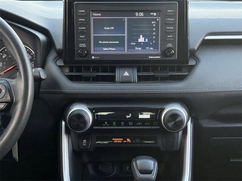 Used 2020 Toyota RAV4 LE image 17