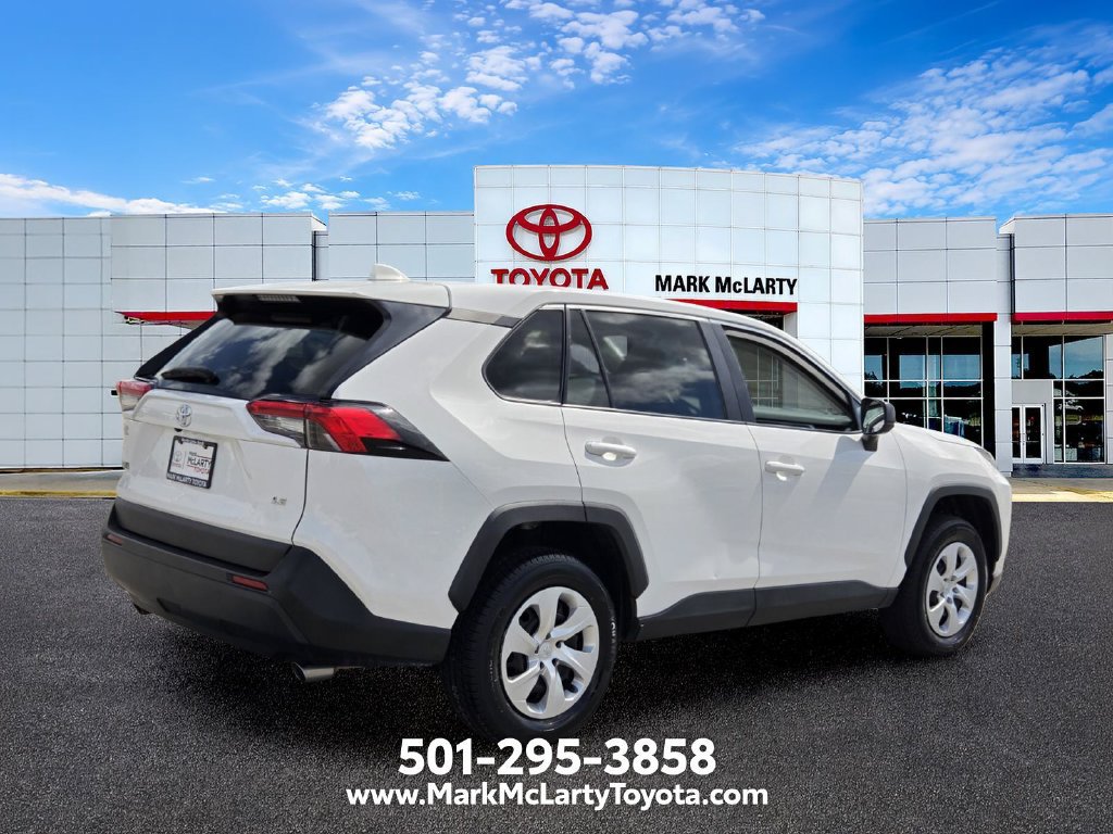 Used 2024 Toyota RAV4 LE FWD image 5