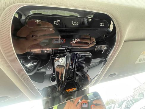 Certified 2025 Mercedes-Benz C 300 Sedan image 19