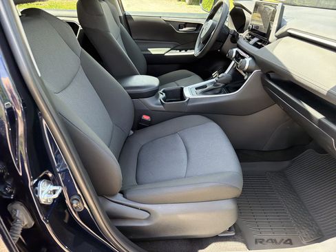 Used 2025 Toyota RAV4 XLE FWD image 13