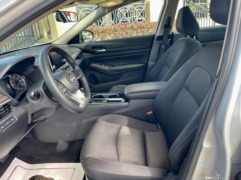 Used 2024 Nissan Altima 2.5 SV image 10