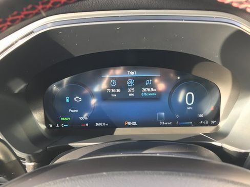 Certified 2025 Ford Escape ST-Line Elite image 7