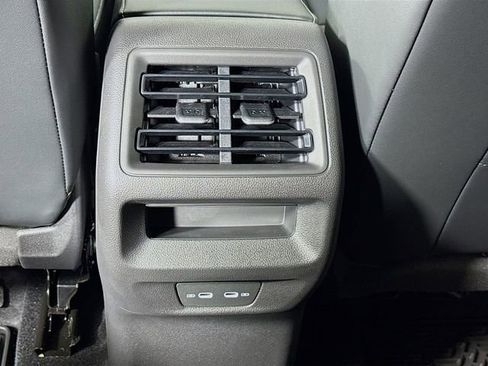 New 2026 Volkswagen Tiguan SE image 27