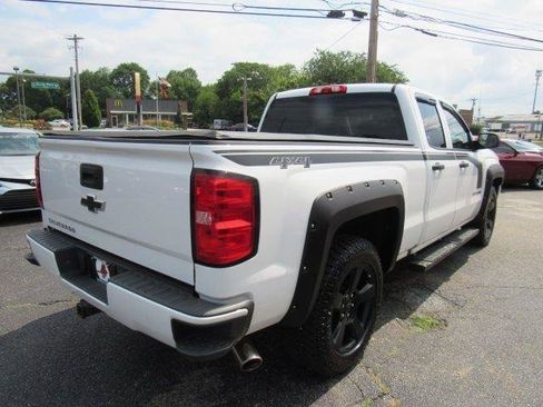 Used 2018 Chevrolet Silverado 1500 Custom w/ Custom Value Package AWD/4WD image 11