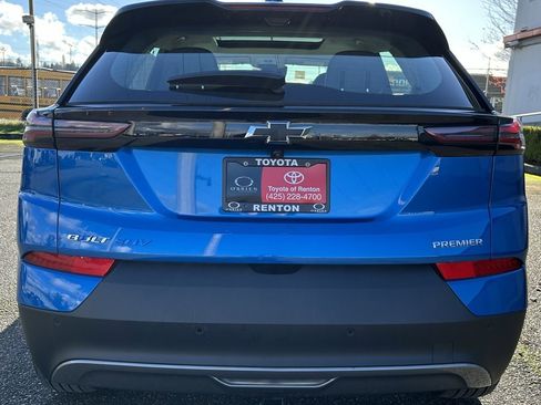 Used 2022 Chevrolet Bolt EUV Premier w/ Launch Edition image 6