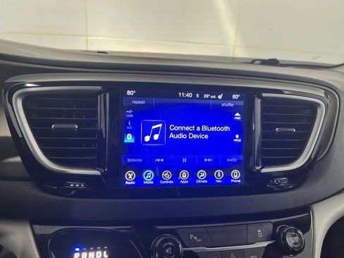 Used 2017 Chrysler Pacifica Touring-L image 65