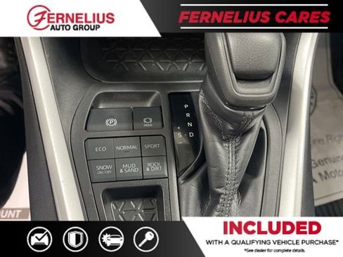 Used 2022 Toyota RAV4 LE image 32