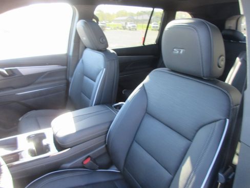 New 2026 Buick Enclave Sport Touring w/ Super Cruise Package image 14