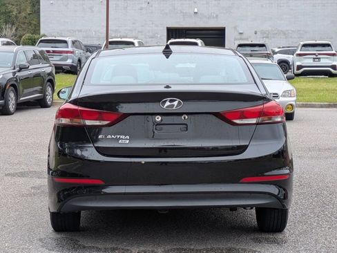 Used 2017 Hyundai Elantra SE image 7