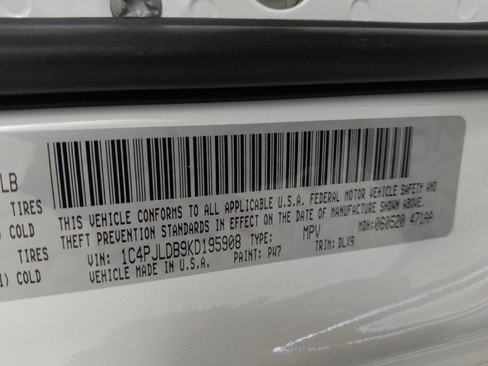 Used 2019 Jeep Cherokee Limited FWD image 33