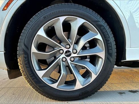 Used 2023 Lincoln Aviator Grand Touring w/ Class IV Trailer Tow Package image 11