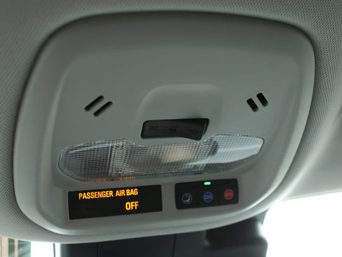 Used 2024 Chevrolet Trax LT w/ LT Convenience Package FWD image 44
