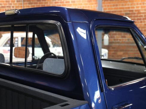 Used 1992 Dodge D/W Truck 150 image 23