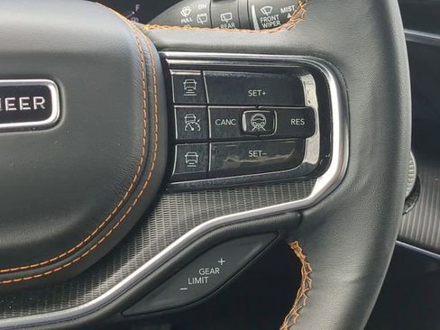 Used 2025 Jeep Grand Wagoneer L Series III w/ Rear Seat Video Group 1 AWD/4WD image 34