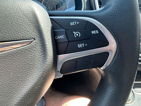 Used 2015 Chrysler 200 Limited FWD image 19