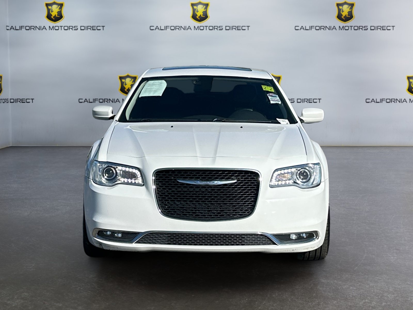 Used 2017 Chrysler 300 Limited w/ Value Package RWD image 8
