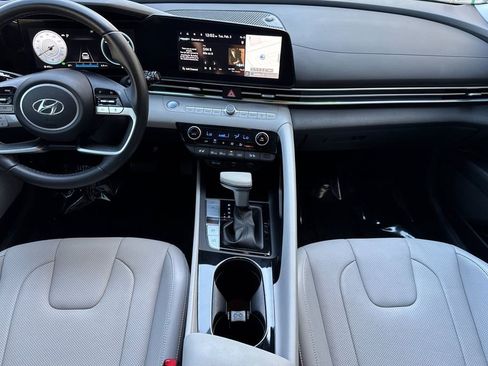 Used 2023 Hyundai Elantra Limited image 4