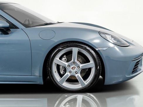 Used 2017 Porsche 718 Cayman Base image 6