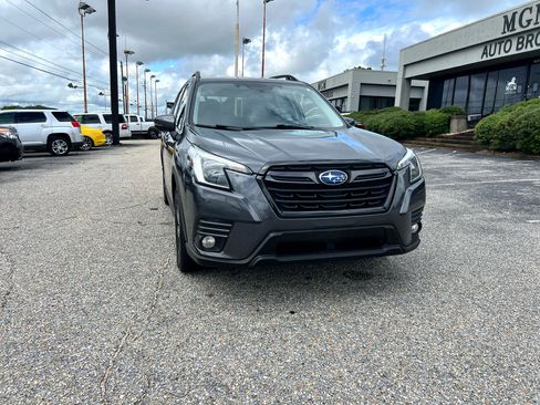 Used 2022 Subaru Forester Limited image 4