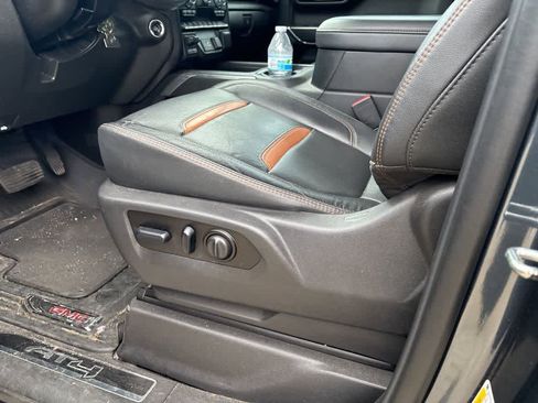 Used 2021 GMC Sierra 1500 AT4 w/ AT4 Value Package AWD/4WD image 8