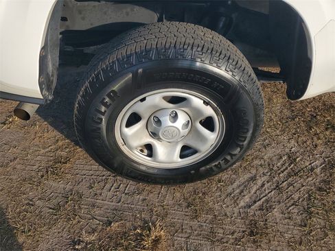 Used 2019 Toyota Tacoma SR5 image 7