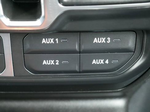 Used 2024 Jeep Wrangler Willys image 22