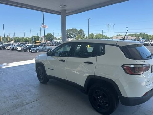 Used 2019 Jeep Compass Sport AWD/4WD image 5
