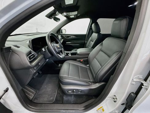 Used 2026 Chevrolet Traverse LT w/ Driver Confidence Package FWD image 13
