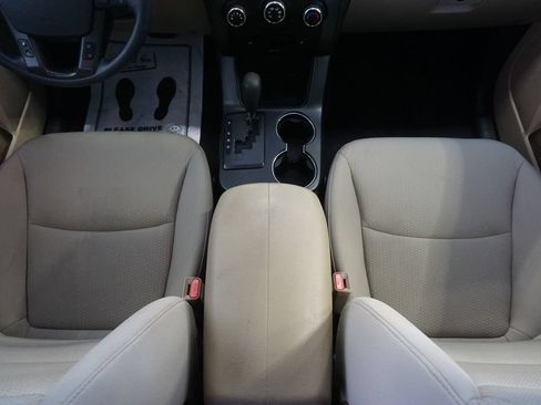 Used 2011 Kia Sorento 2WD w/ Convenience Pkg image 27