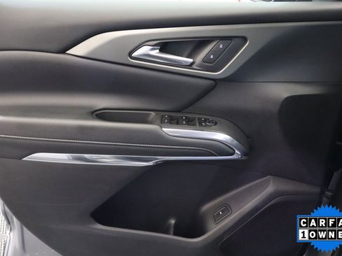 Used 2025 Chevrolet Traverse LT image 34