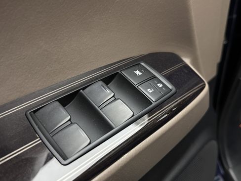 Used 2021 Lexus GX 460 Premium w/ Premium Package AWD/4WD image 12