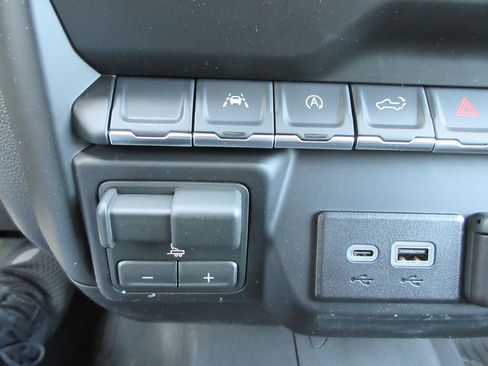 New 2026 Chevrolet Silverado 1500 Custom Trail Boss w/ LPO, Dark Essentials Package AWD/4WD image 28