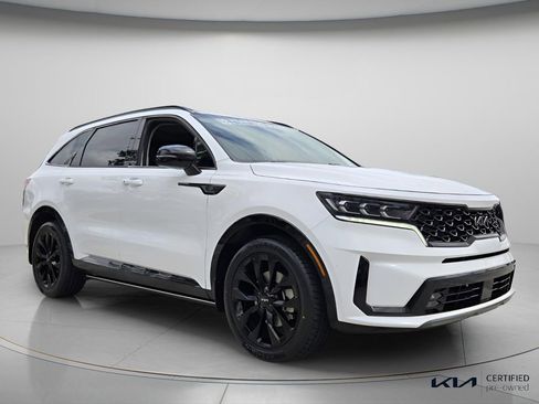 Certified 2022 Kia Sorento SX FWD image 9