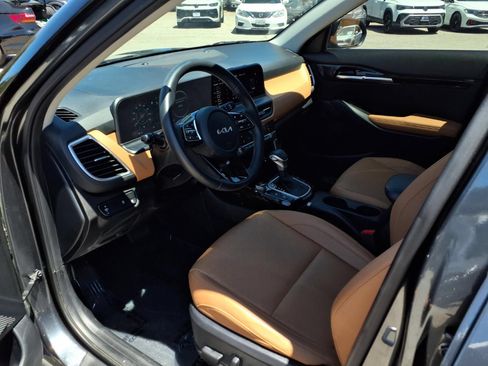 Used 2024 Kia Seltos EX FWD image 15