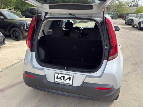 Used 2020 Kia Soul LX FWD image 11