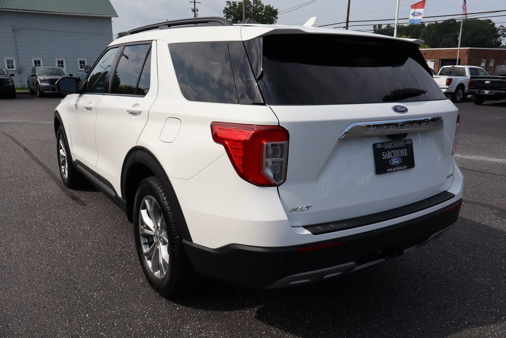 Used 2020 Ford Explorer XLT w/ Equipment Group 202A AWD/4WD image 15