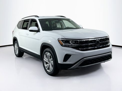 Used 2023 Volkswagen Atlas SE image 3