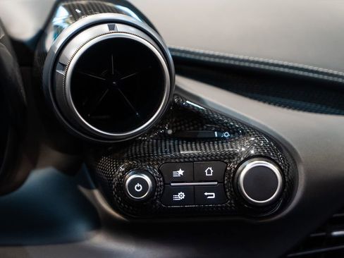 Used 2023 Ferrari F8 Tributo image 35