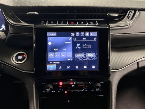 Used 2024 Jeep Grand Cherokee L Altitude image 10