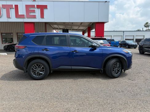 Used 2023 Nissan Rogue S FWD image 3