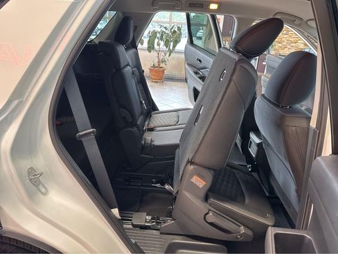 Used 2024 Nissan Pathfinder SV AWD/4WD image 34