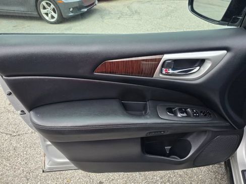 Used 2015 Nissan Pathfinder 4WD image 11