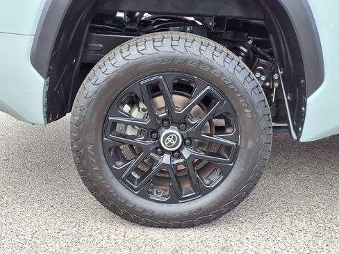 Used 2024 Toyota Tundra Limited AWD/4WD image 7