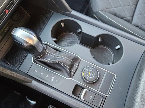 Used 2021 Volkswagen Atlas Cross Sport S image 32