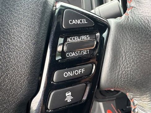 Used 2025 Nissan Frontier PRO-4X AWD/4WD image 8